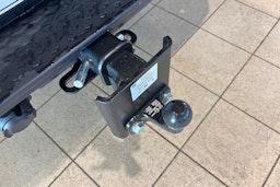 harmaa Volkswagen Amarok 2026 kuva 14.