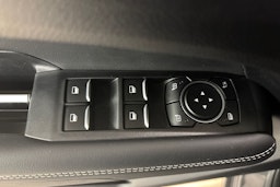 harmaa Volkswagen Amarok 2026 kuva 16.