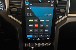 harmaa Volkswagen Amarok 2026 kuva 21.