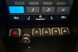 harmaa Volkswagen Amarok 2026 kuva 22.