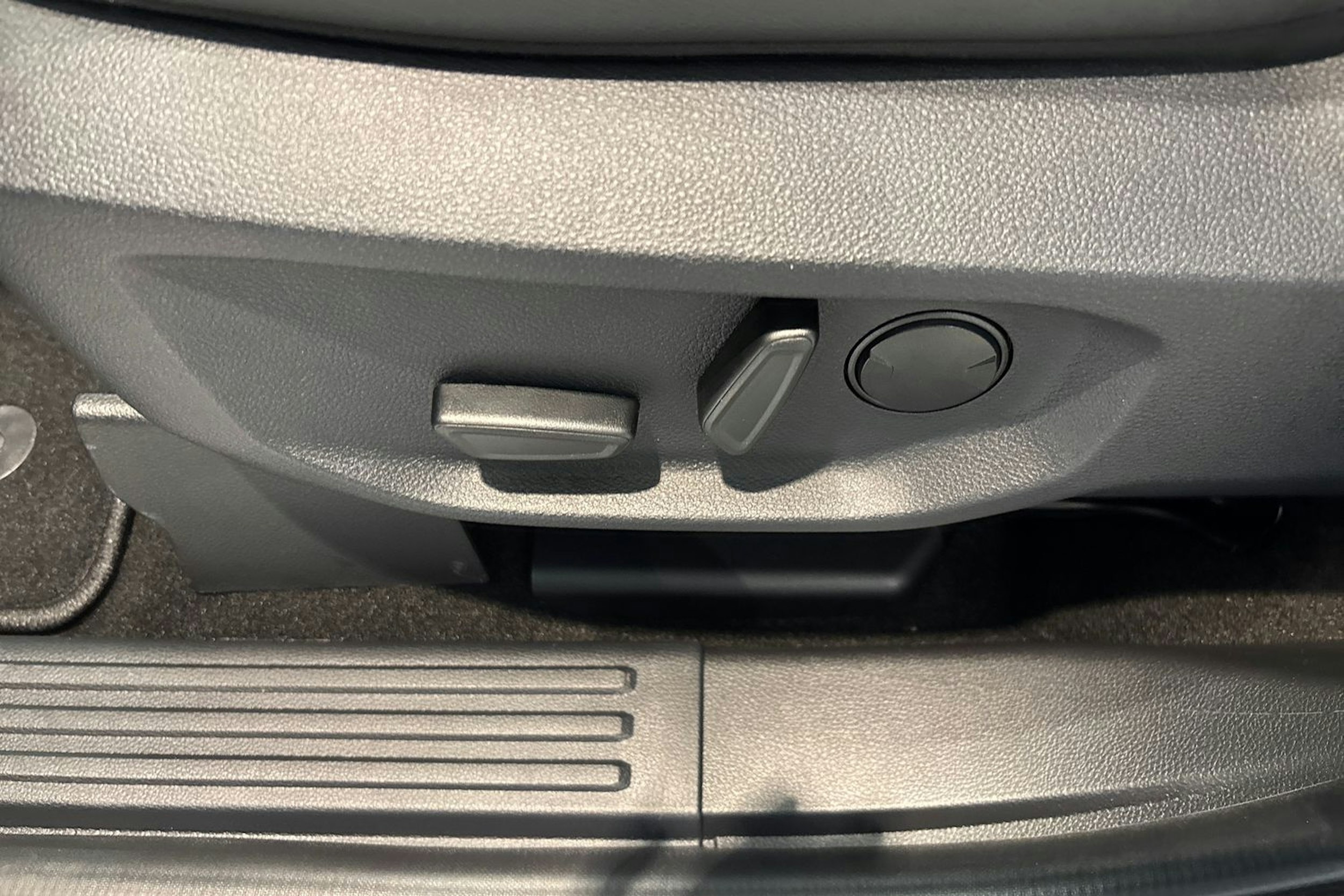 hopea Volkswagen Amarok 2025 kuva 15.