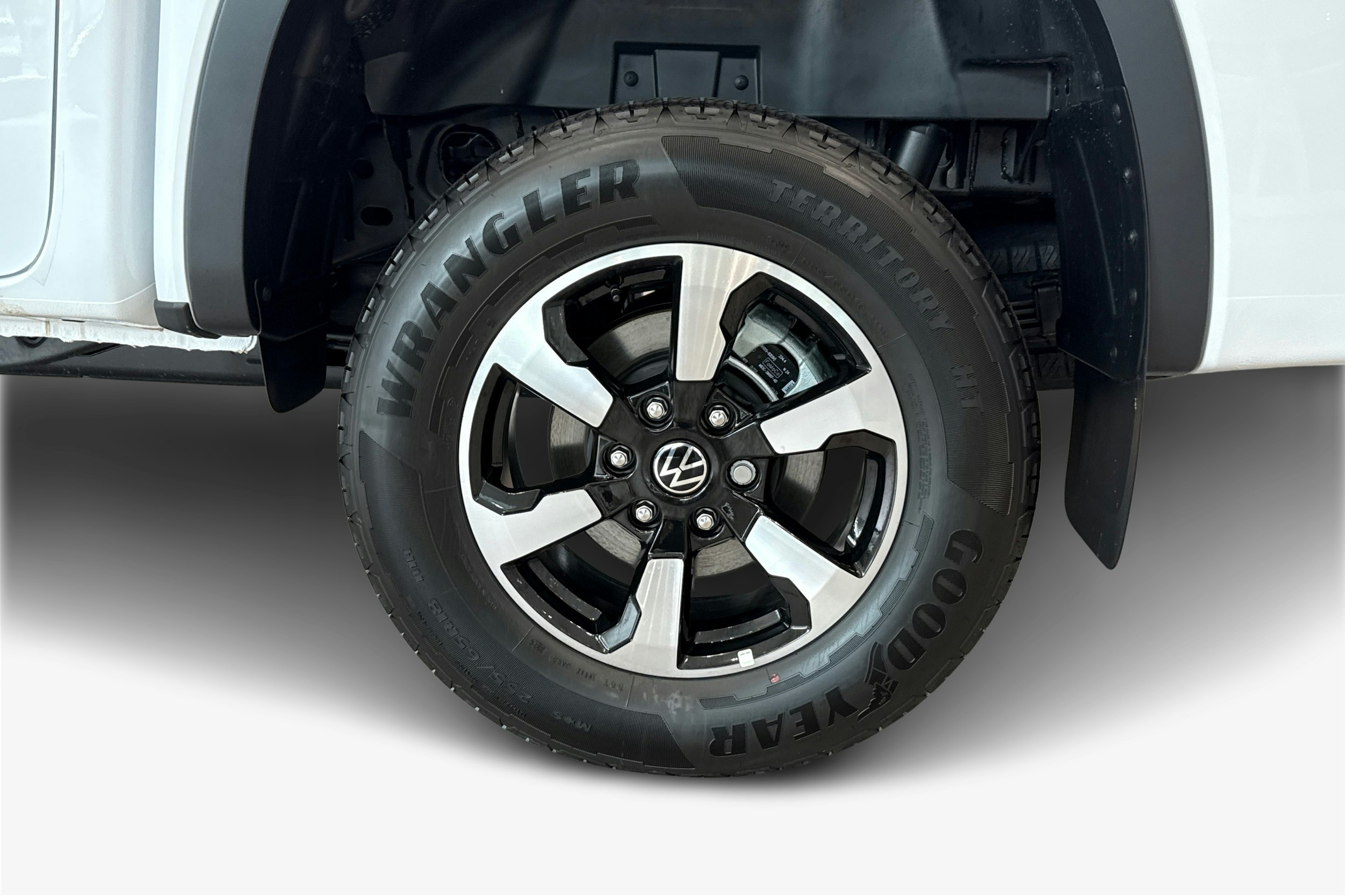 valkoinen Volkswagen Amarok 2025 kuva 11.