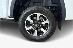 valkoinen Volkswagen Amarok 2025 kuva 11.