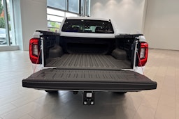 valkoinen Volkswagen Amarok 2025 kuva 12.