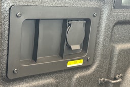 valkoinen Volkswagen Amarok 2025 kuva 13.