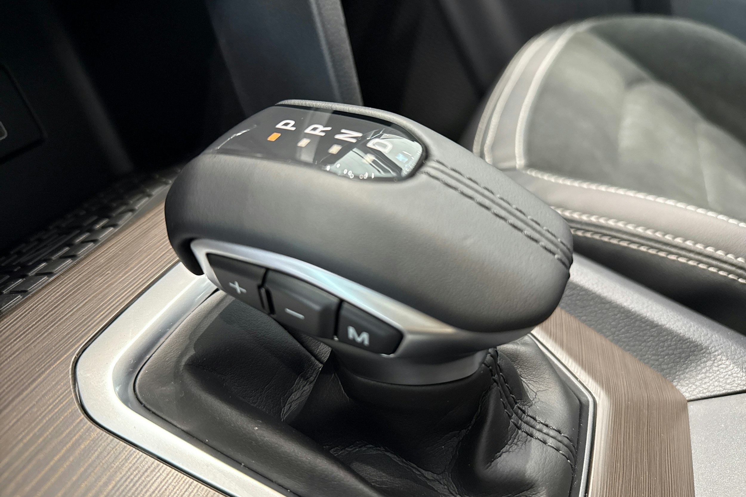 valkoinen Volkswagen Amarok 2025 kuva 24.