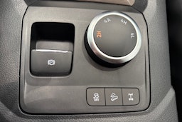 valkoinen Volkswagen Amarok 2025 kuva 25.