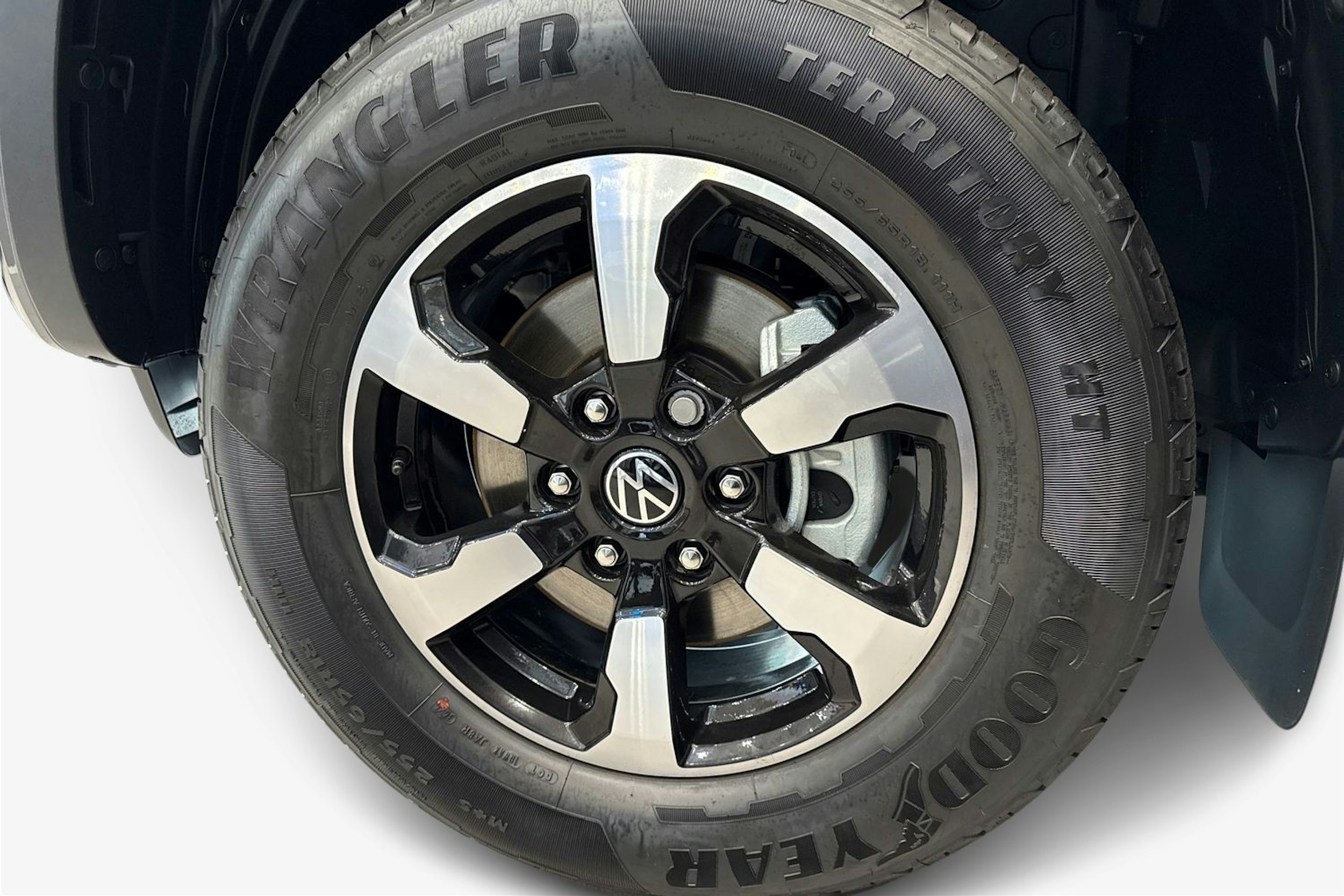 met. harmaa Volkswagen Amarok 2025 kuva 9.