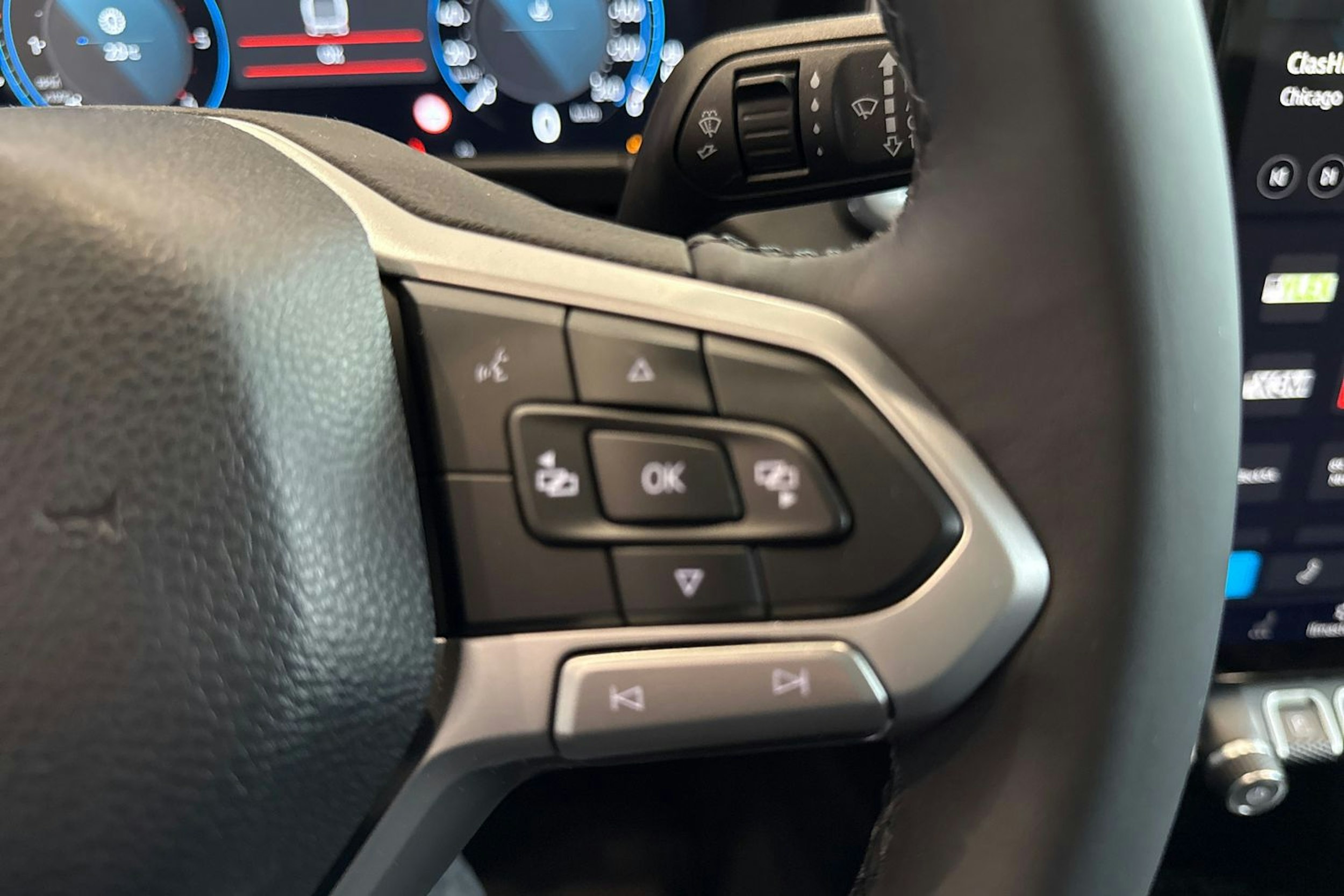 met. harmaa Volkswagen Amarok 2025 kuva 17.