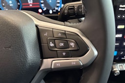 met. harmaa Volkswagen Amarok 2025 kuva 17.