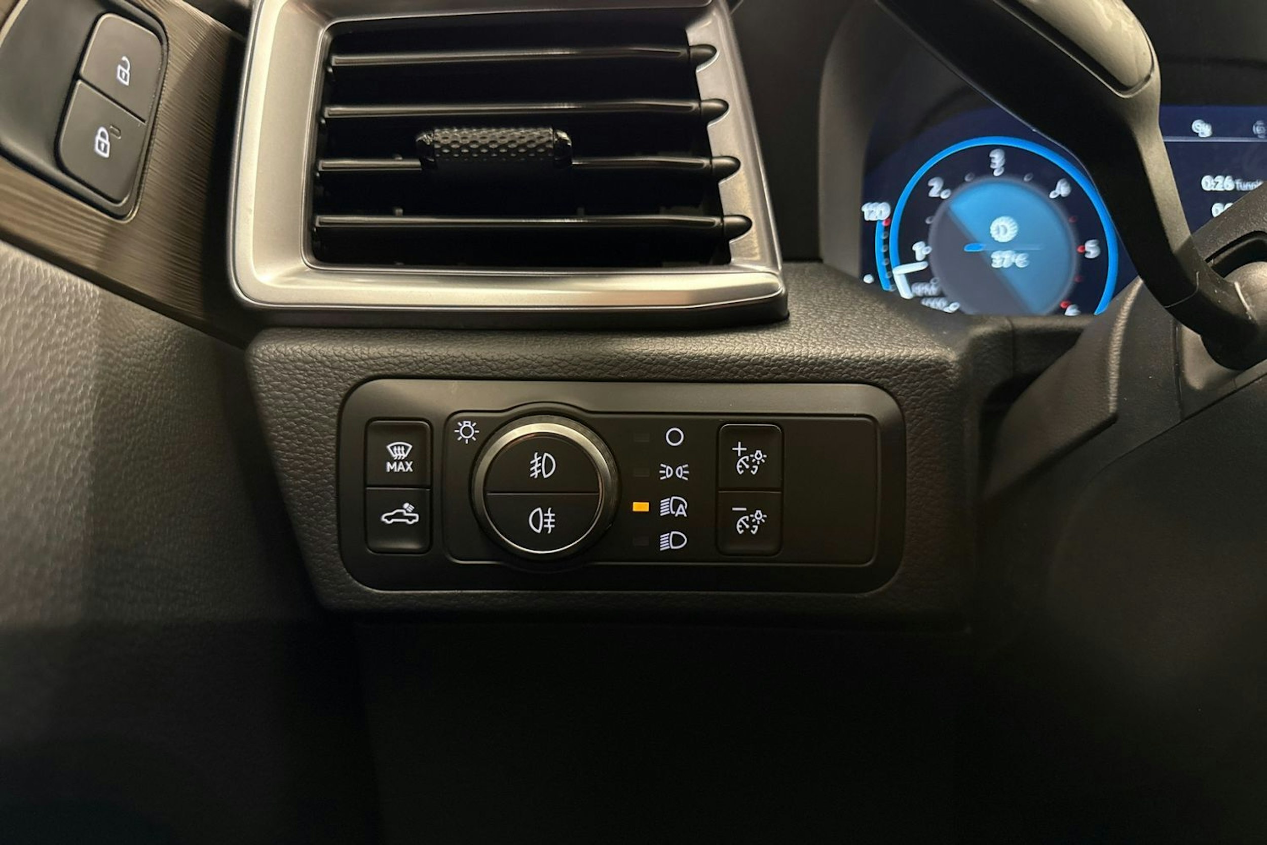 met. harmaa Volkswagen Amarok 2025 kuva 8.