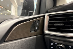 met. harmaa Volkswagen Amarok 2025 kuva 9.
