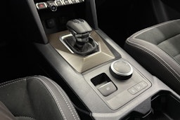 met. harmaa Volkswagen Amarok 2025 kuva 11.