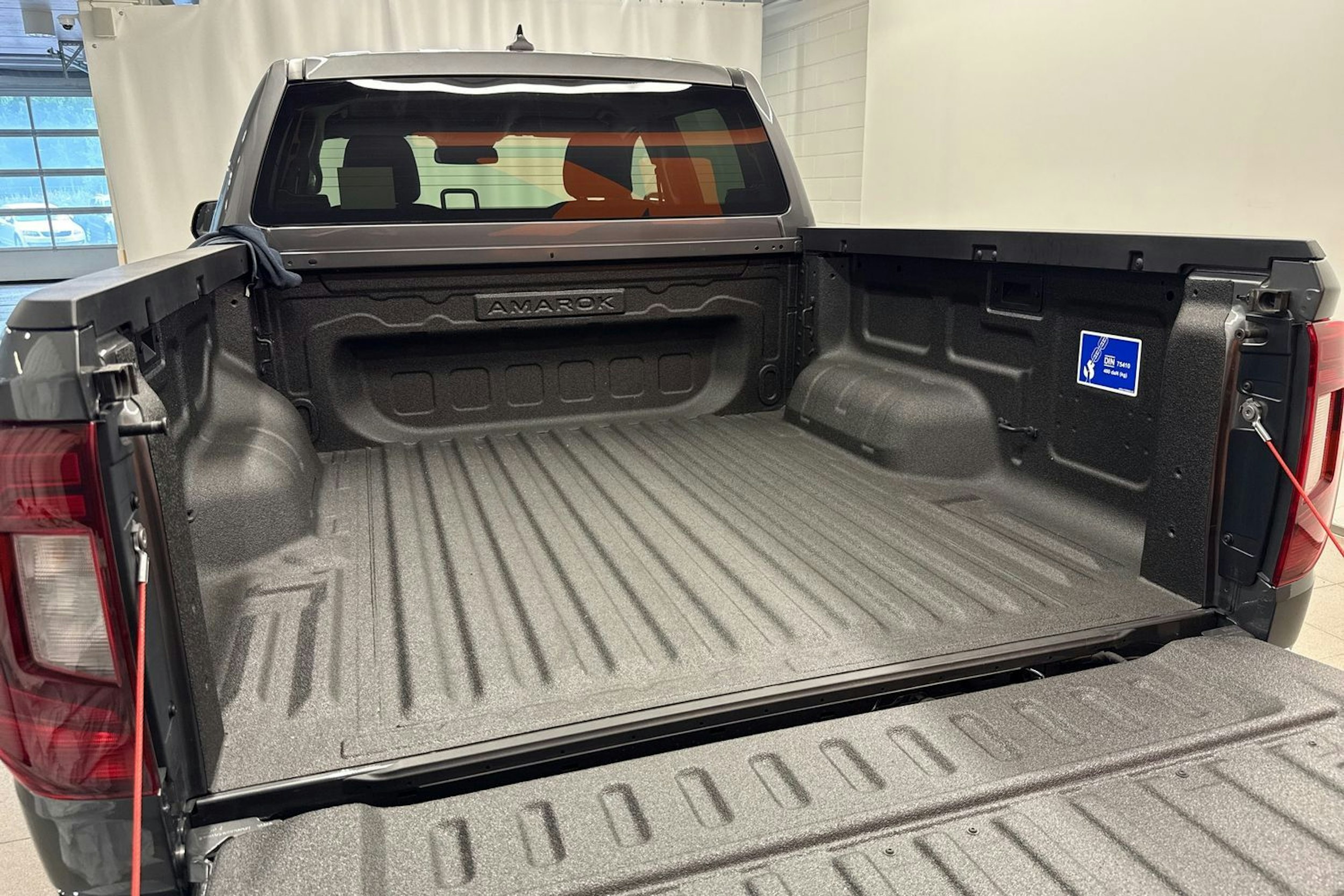 met. harmaa Volkswagen Amarok 2025 kuva 27.