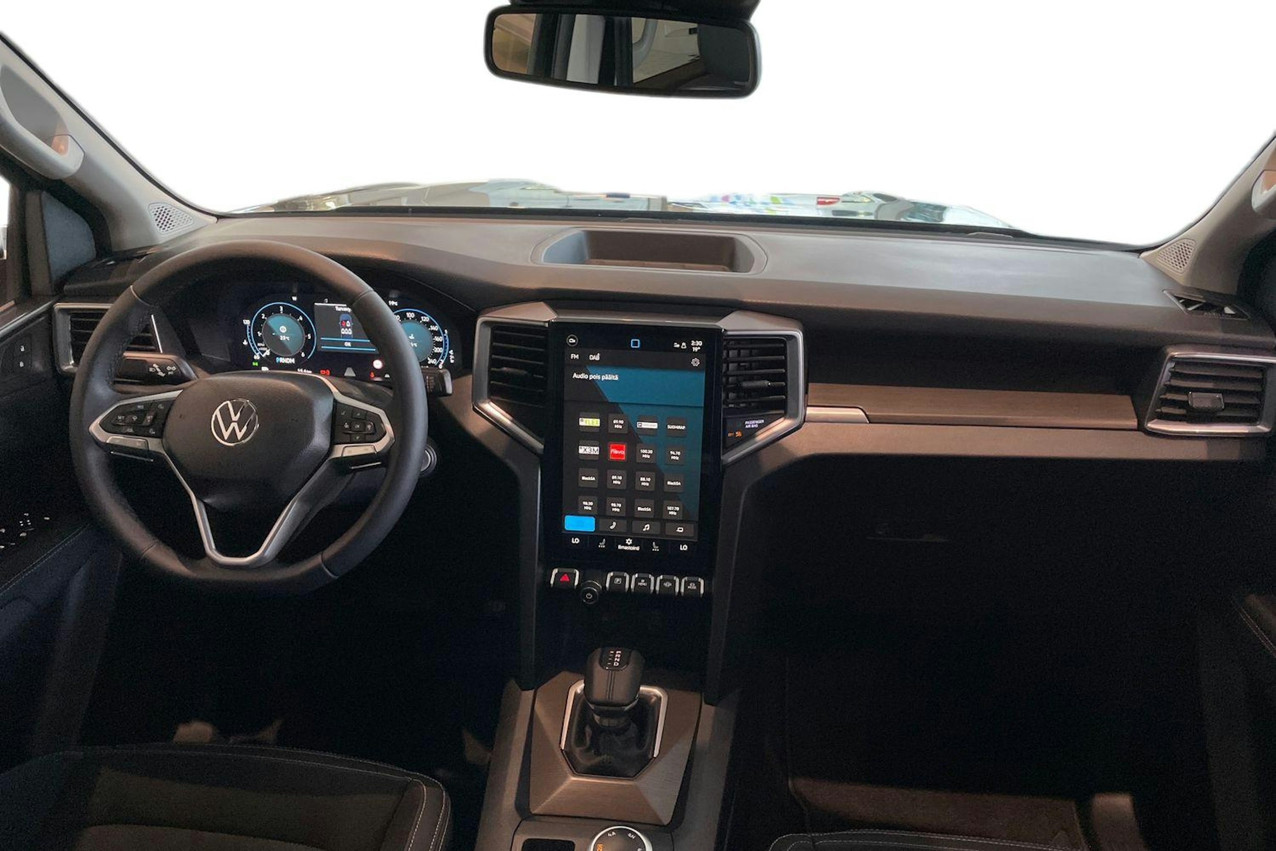 musta Volkswagen Amarok 2025 kuva 7.