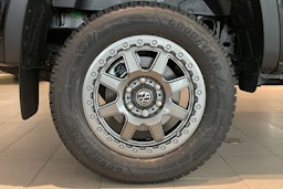 musta Volkswagen Amarok 2025 kuva 9.