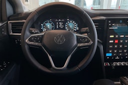 musta Volkswagen Amarok 2025 kuva 10.