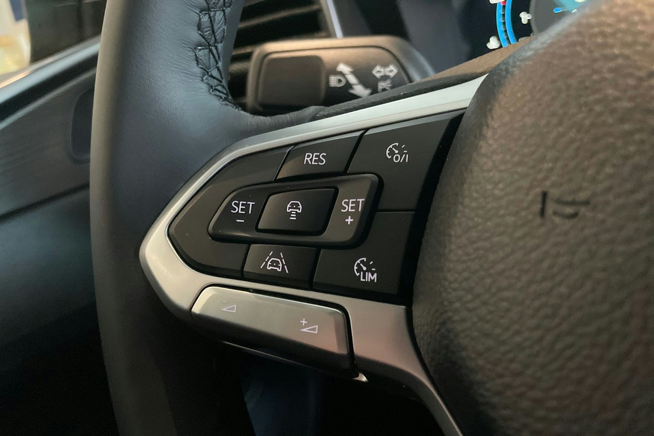 musta Volkswagen Amarok 2025 kuva 11.