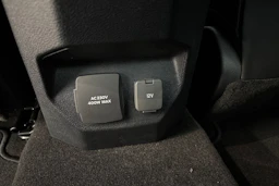 harmaa Volkswagen Amarok 2026 kuva 13.