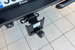 harmaa Volkswagen Amarok 2026 kuva 16.
