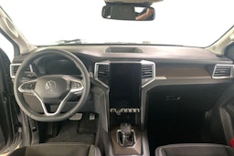 harmaa Volkswagen Amarok 2025 kuva 9.