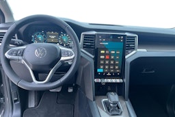 harmaa Volkswagen Amarok 2026 kuva 9.