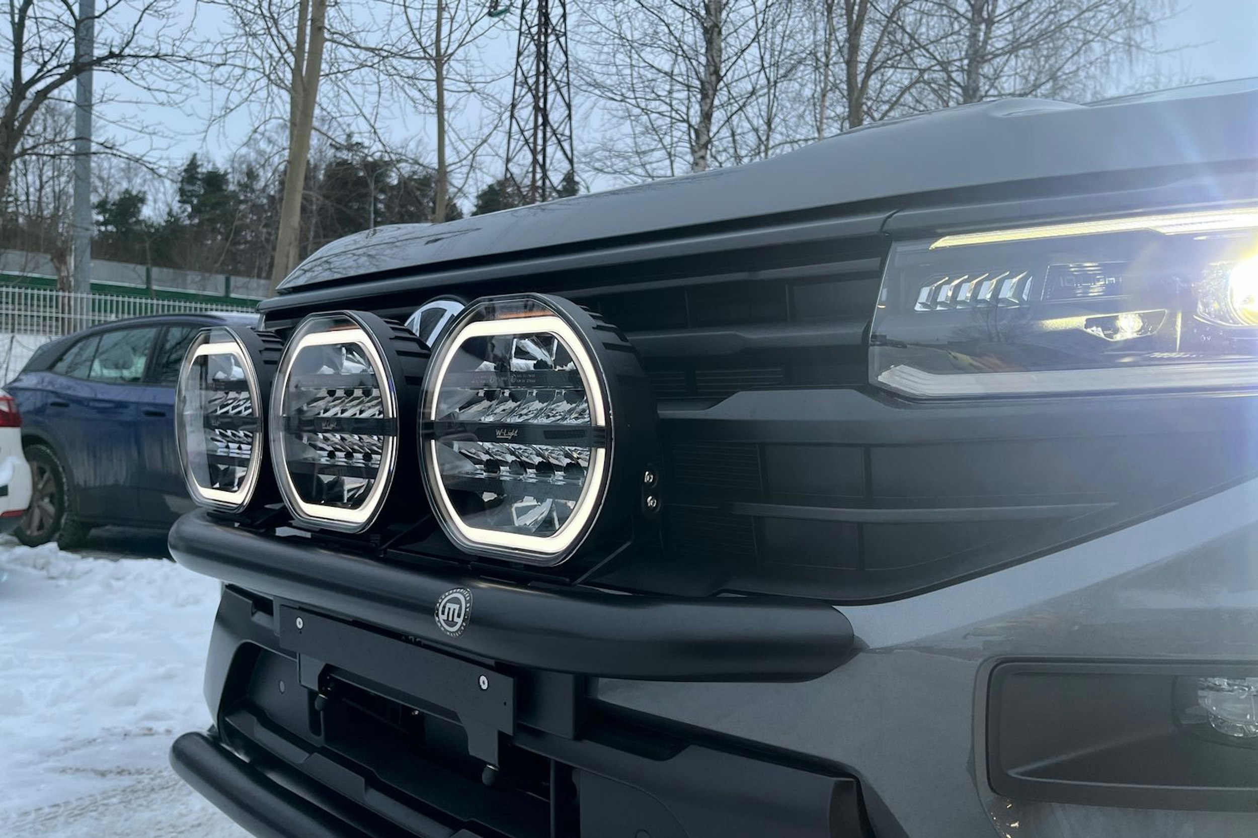 harmaa Volkswagen Amarok 2026 kuva 15.