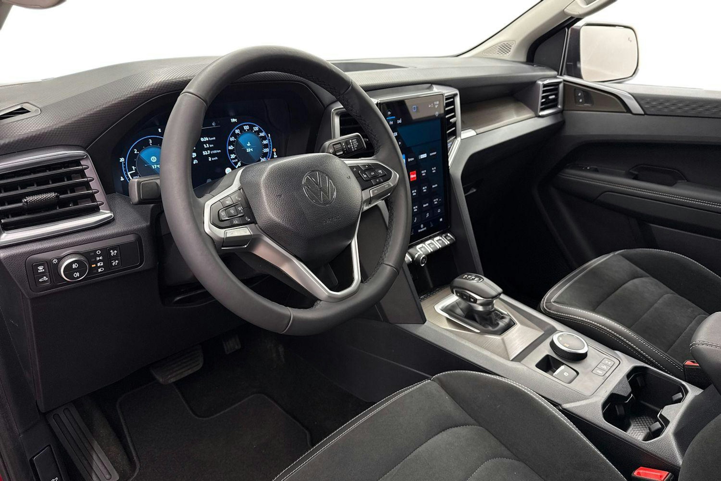 met. punainen Volkswagen Amarok 2025 kuva 10.