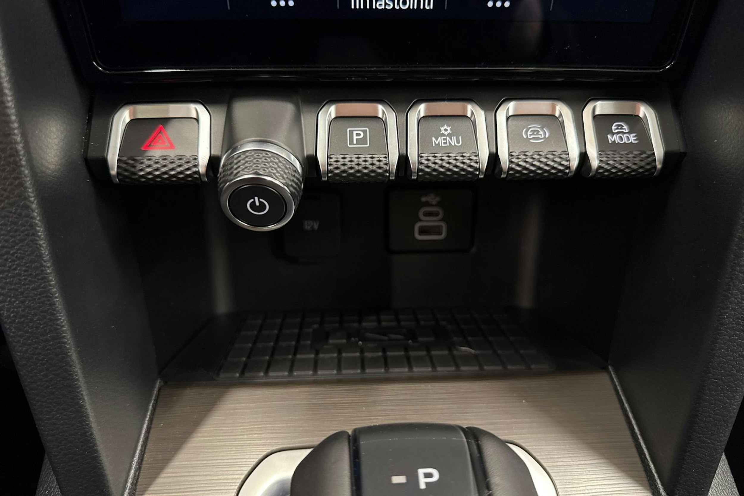 met. punainen Volkswagen Amarok 2025 kuva 25.