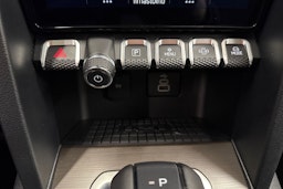 met. punainen Volkswagen Amarok 2025 kuva 25.