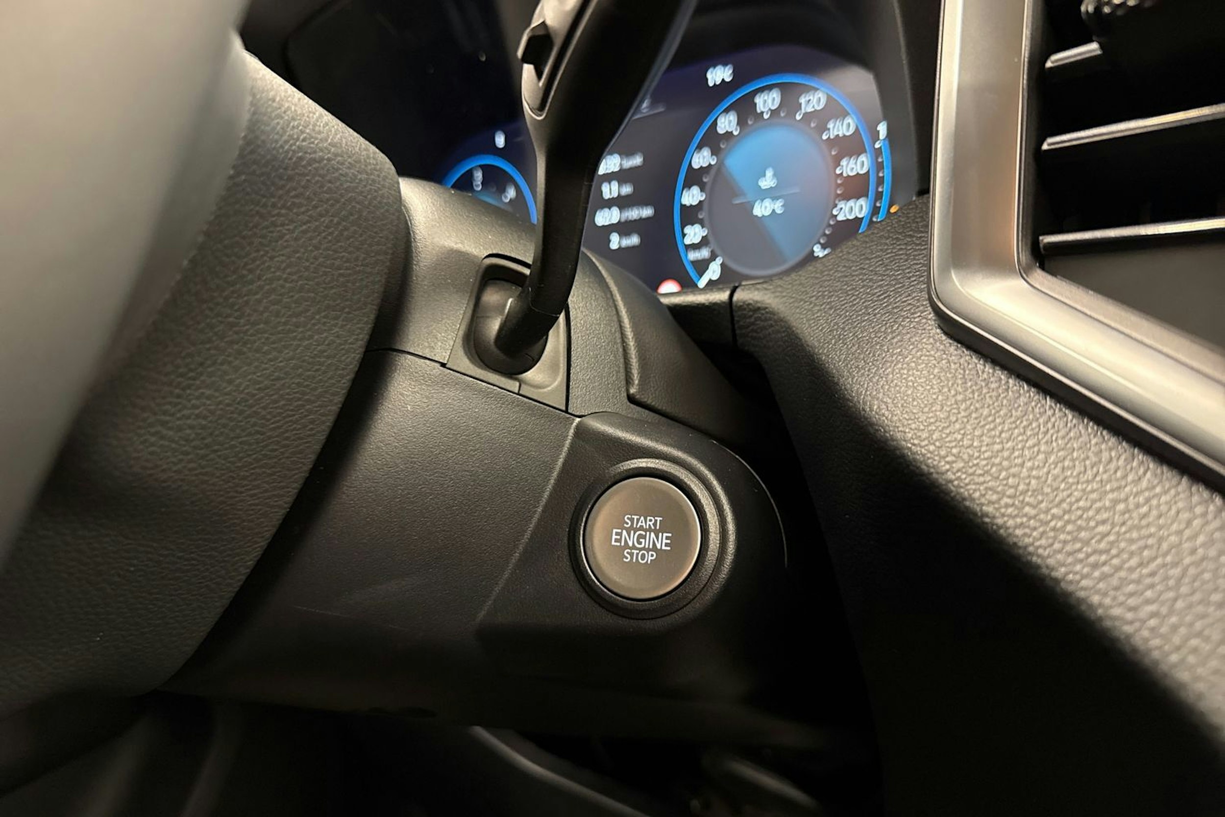 met. punainen Volkswagen Amarok 2025 kuva 31.