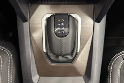 met. punainen Volkswagen Amarok 2025 kuva 32.