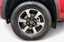 met. punainen Volkswagen Amarok 2025 kuva 33.