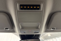 met. punainen Volkswagen Amarok 2025 kuva 34.