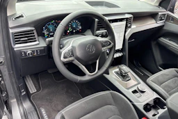 Harmaa Volkswagen Amarok 2025 kuva 6.