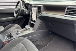 Harmaa Volkswagen Amarok 2025 kuva 32.