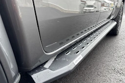 Harmaa Volkswagen Amarok 2025 kuva 33.
