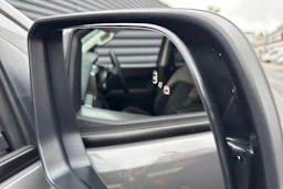 Harmaa Volkswagen Amarok 2025 kuva 34.