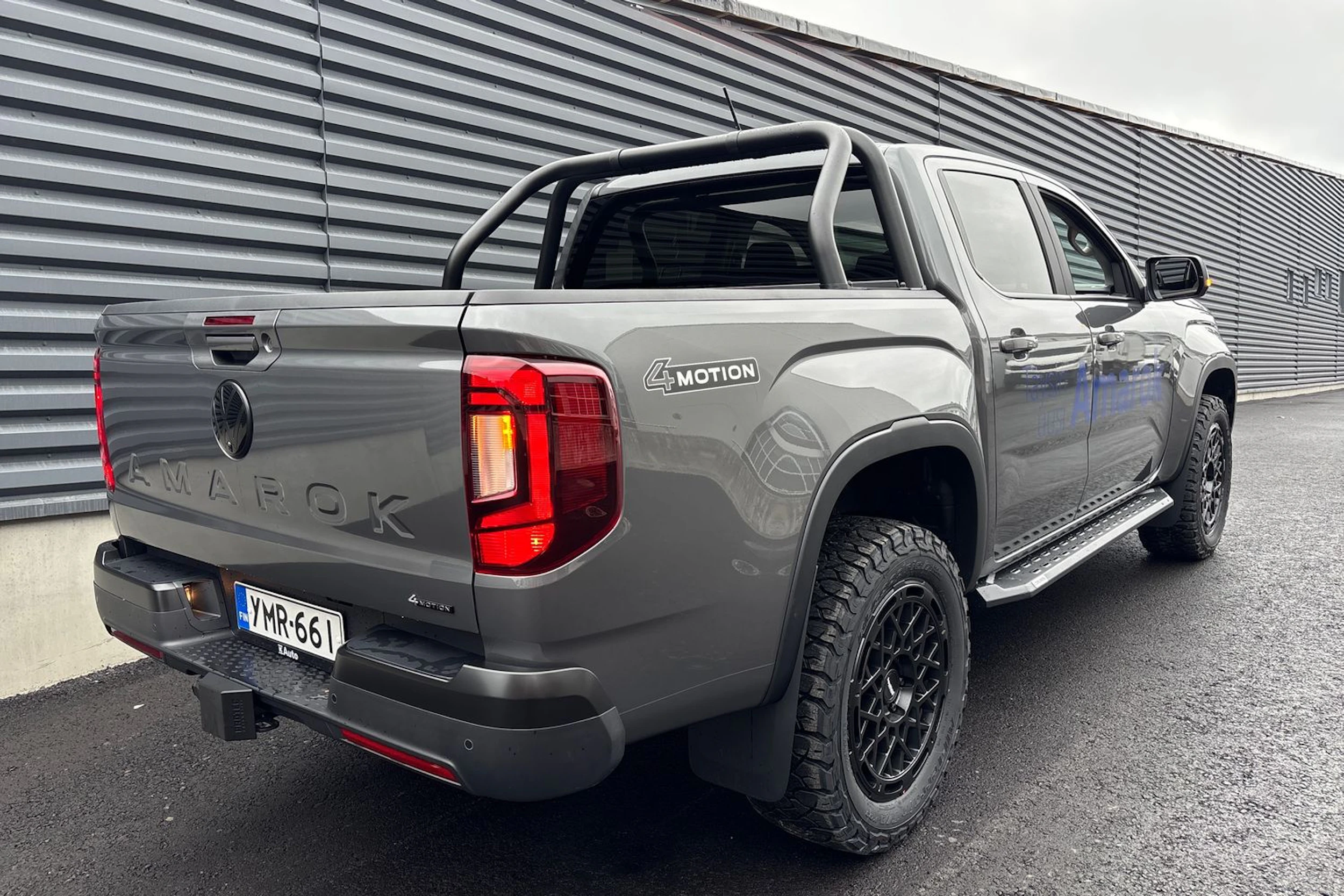 Harmaa Volkswagen Amarok 2025 kuva 39.