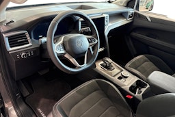 harmaa Volkswagen Amarok 2025 kuva 8.