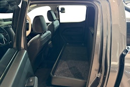 harmaa Volkswagen Amarok 2025 kuva 10.