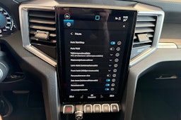 harmaa Volkswagen Amarok 2025 kuva 18.
