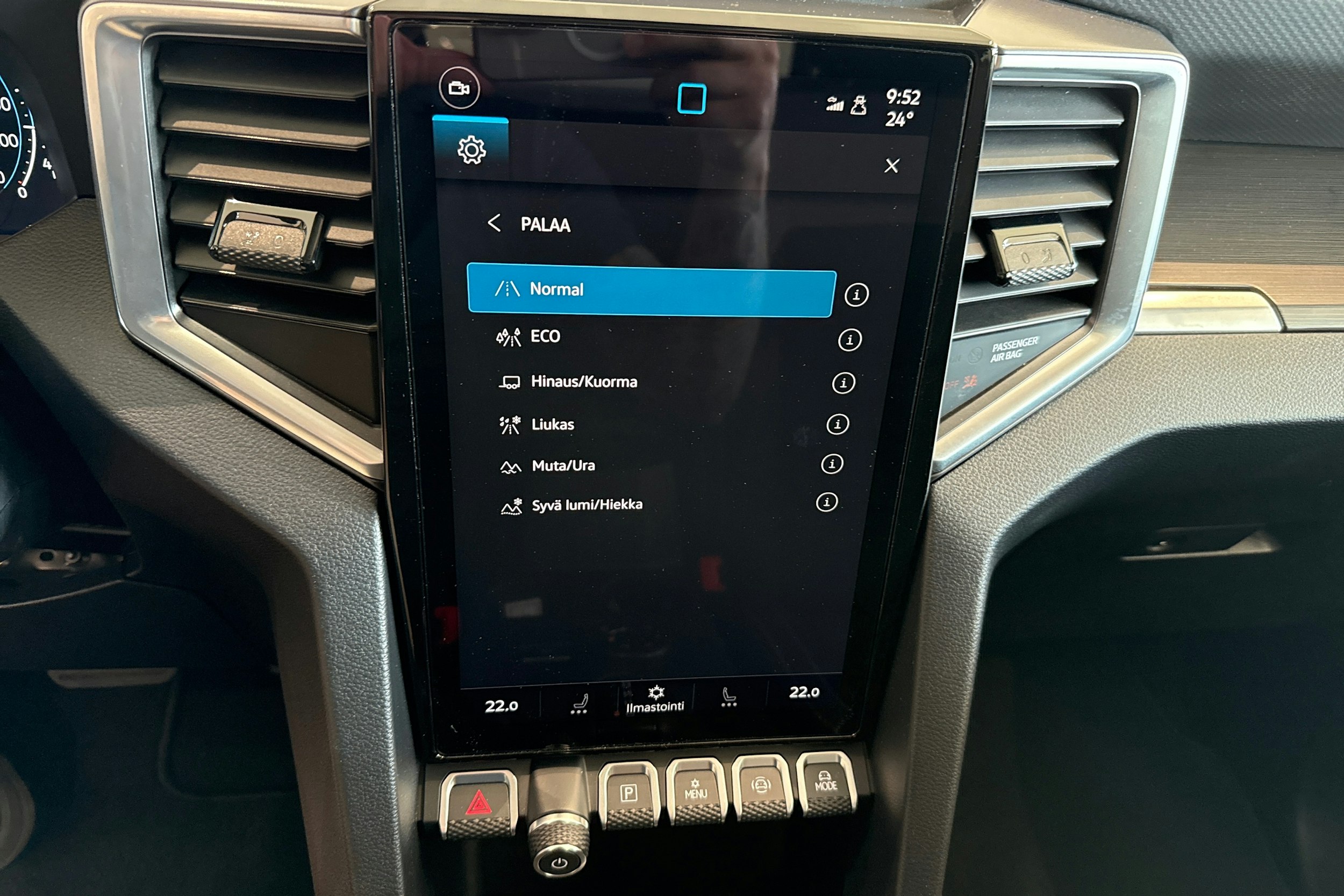 harmaa Volkswagen Amarok 2025 kuva 19.