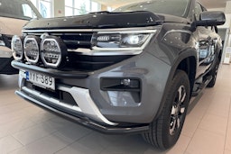 harmaa Volkswagen Amarok 2025 kuva 23.