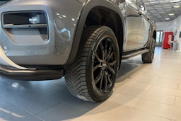 harmaa Volkswagen Amarok 2025 kuva 10.