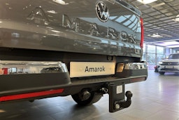 harmaa Volkswagen Amarok 2025 kuva 12.