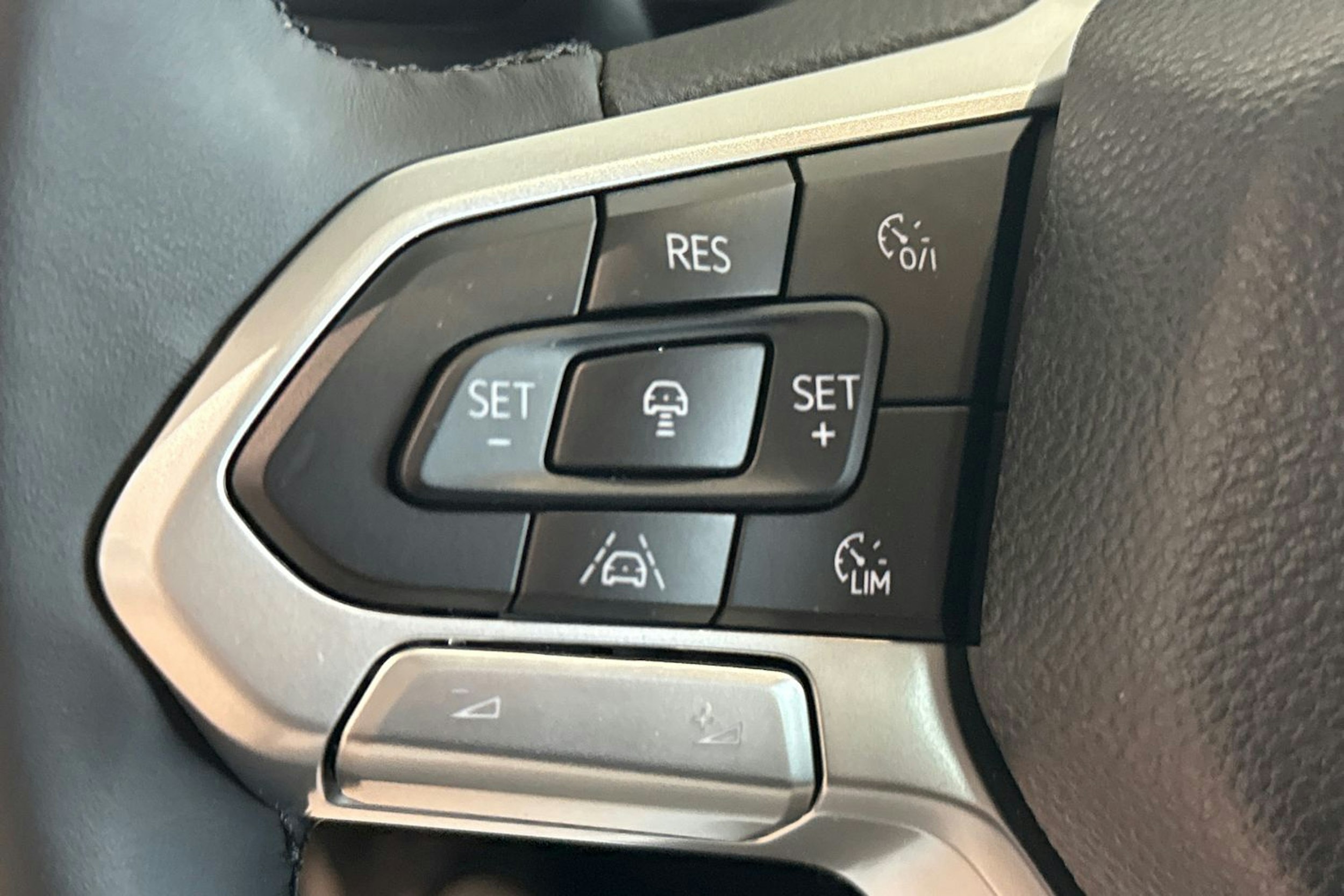 musta Volkswagen Amarok 2025 kuva 16.
