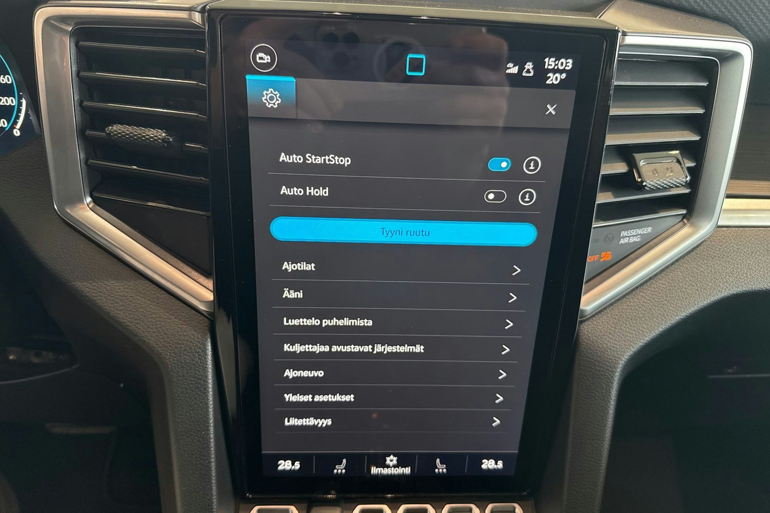 musta Volkswagen Amarok 2025 kuva 21.