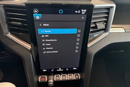 musta Volkswagen Amarok 2025 kuva 22.