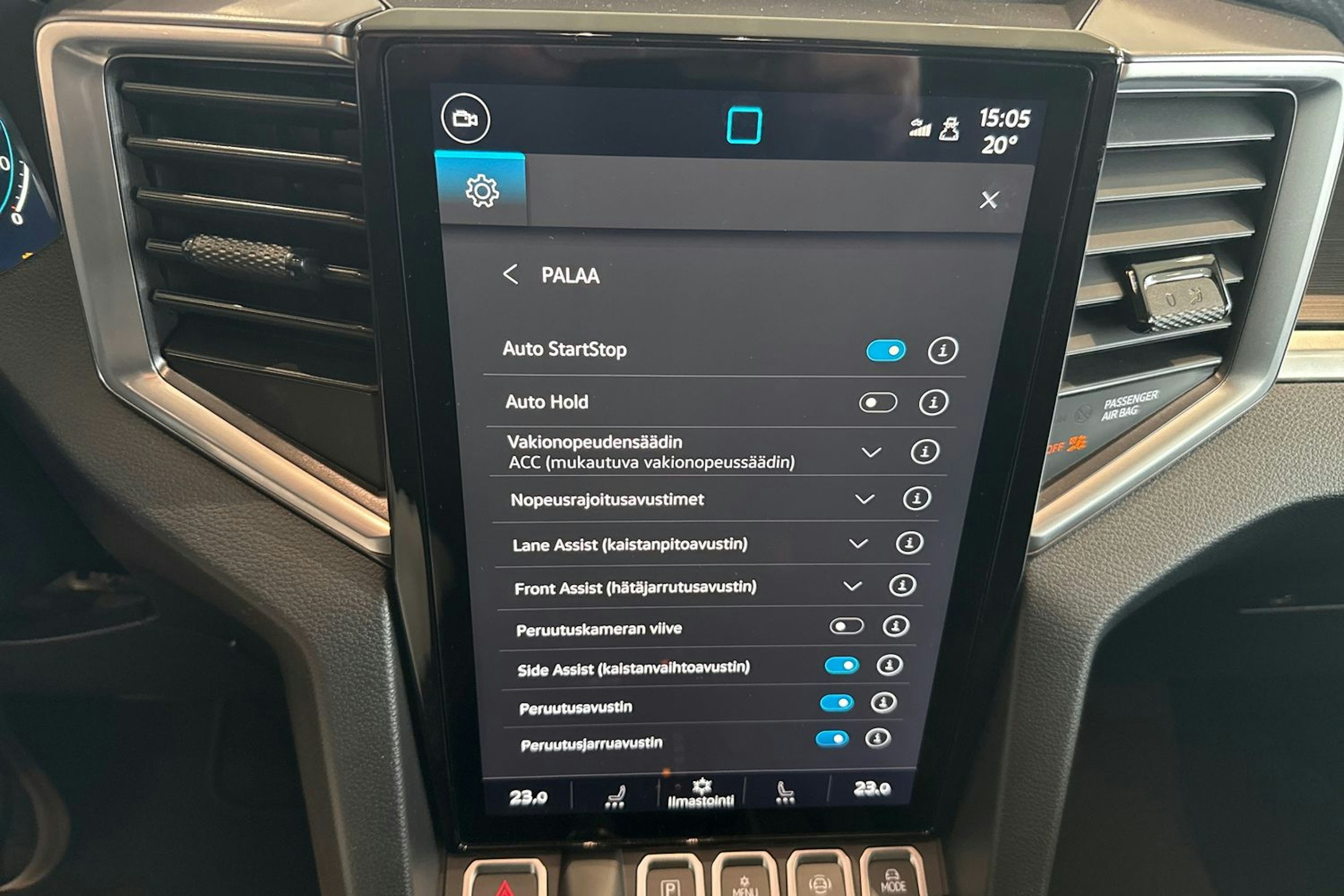 musta Volkswagen Amarok 2025 kuva 23.